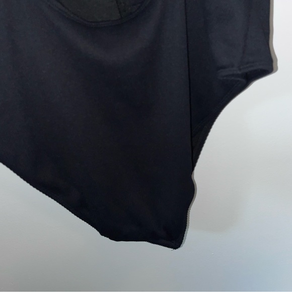 Black textured one piece swimsuit - Picture 7 of 8